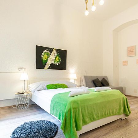 Simple Apt W Full Kitchen Wiener Stadthalle Viena Exterior foto