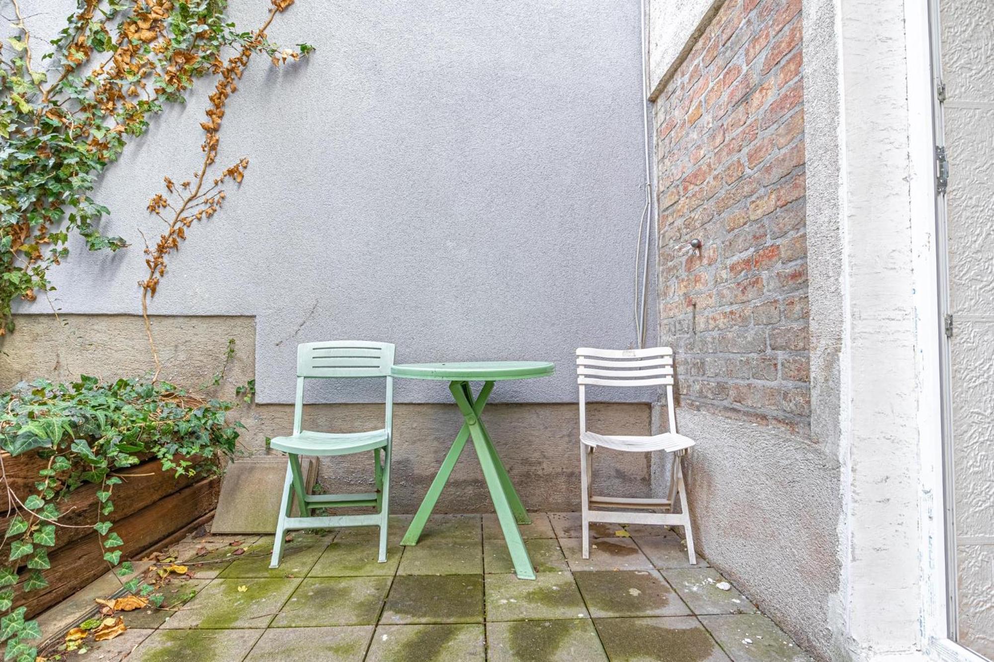 Simple Apt W Full Kitchen Wiener Stadthalle Viena Exterior foto