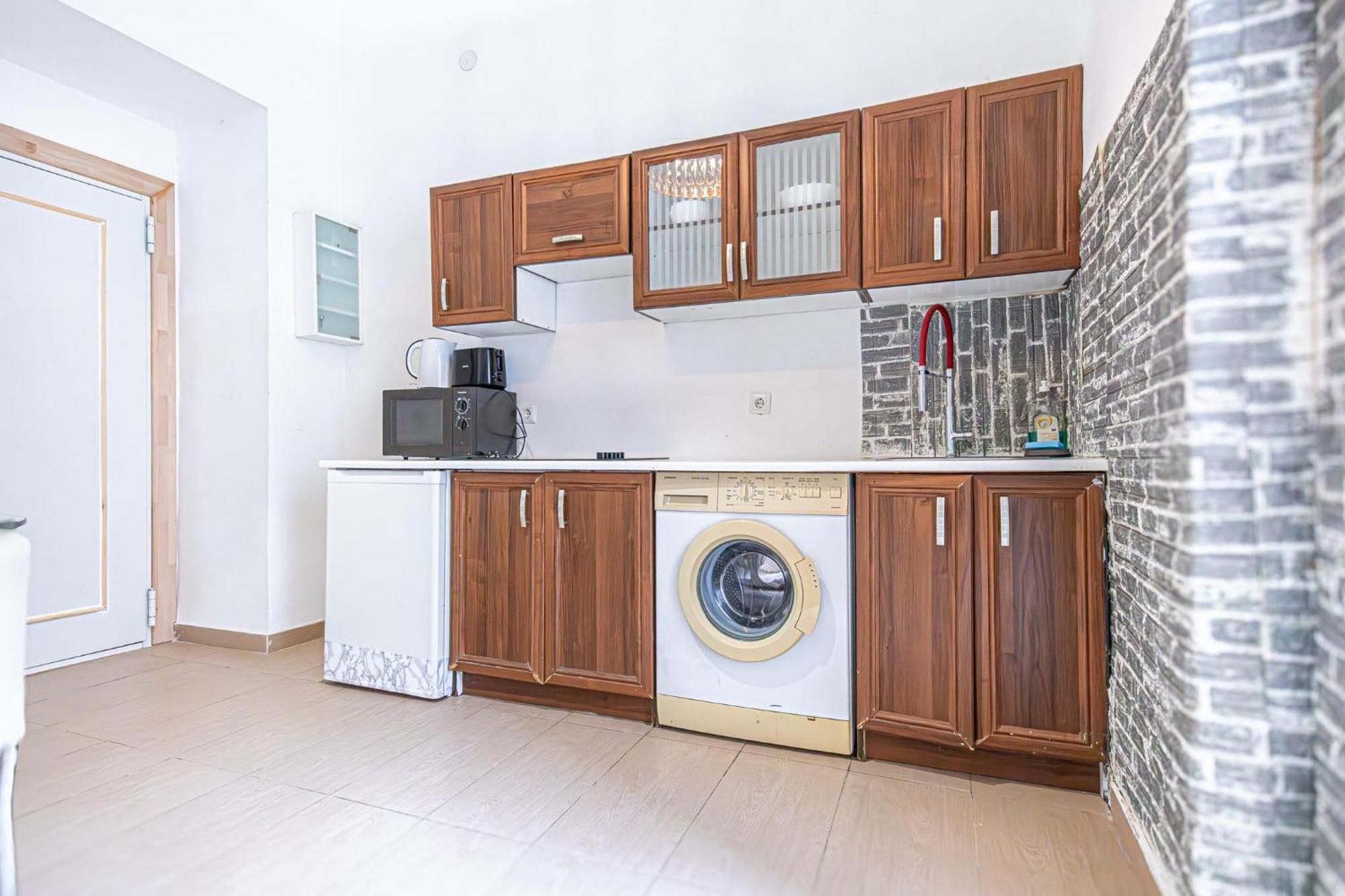 Simple Apt W Full Kitchen Wiener Stadthalle Viena Exterior foto